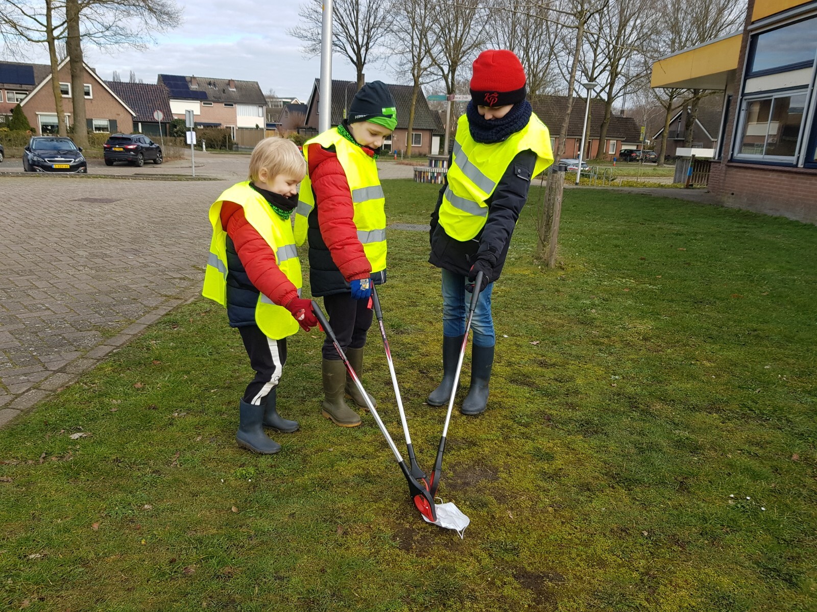 opruimactie met kinderen