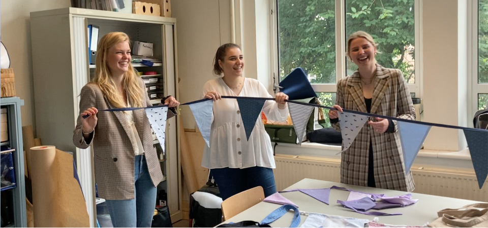 Aan het werk in het naaiatelier van Circulus-Berkel