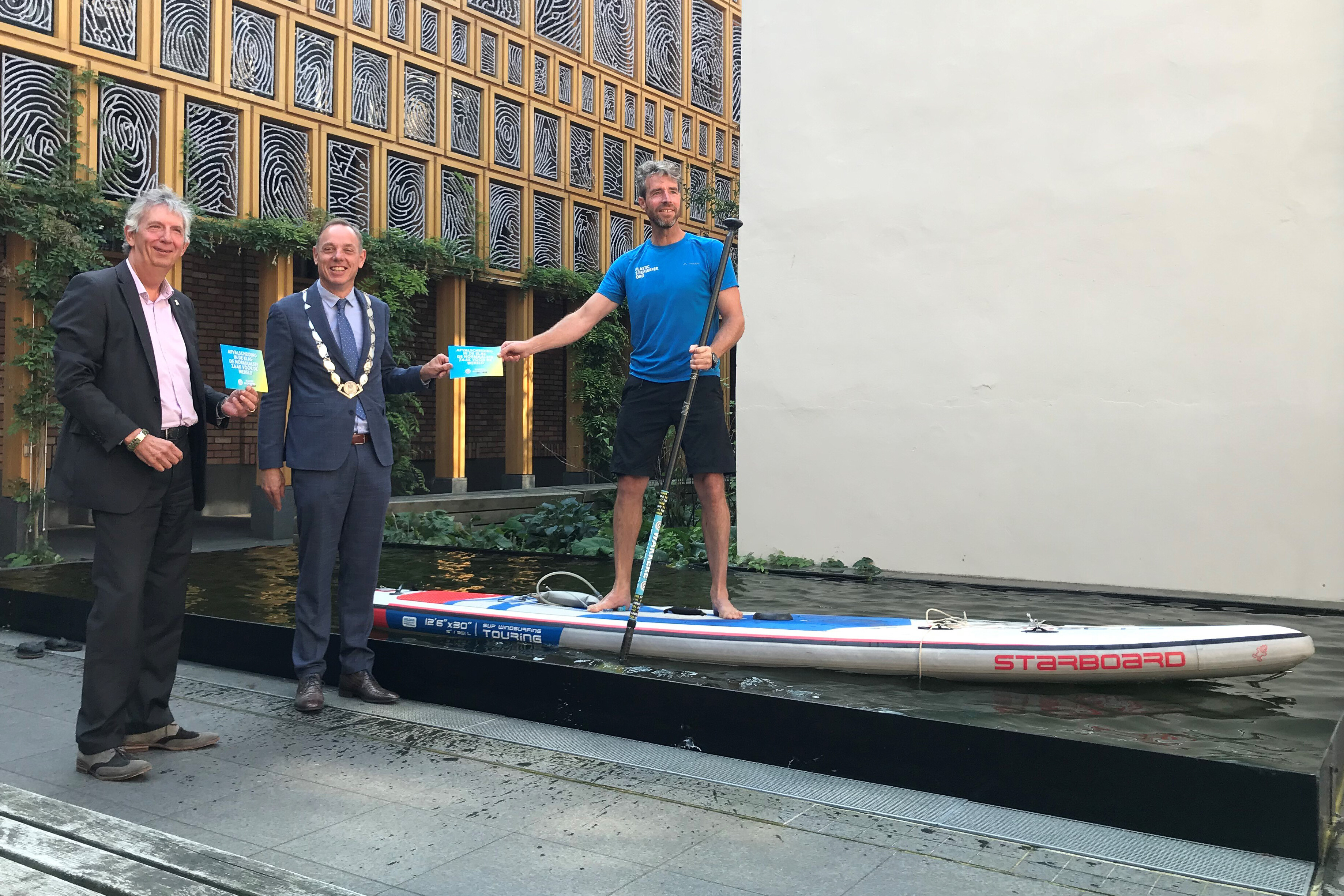 Merijn supt voor minder plastic