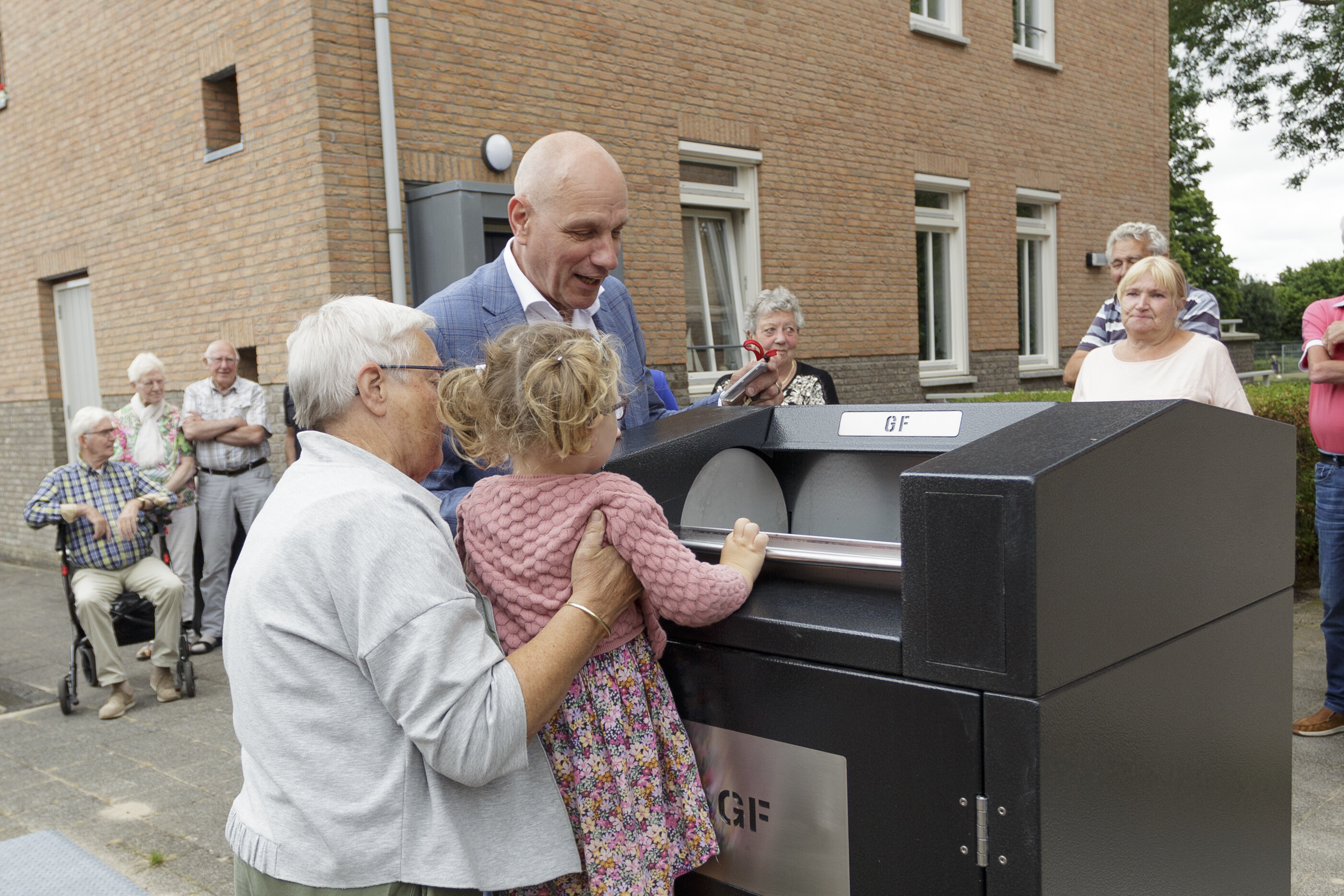 Eerste GFT-bak bij appartementen geopend