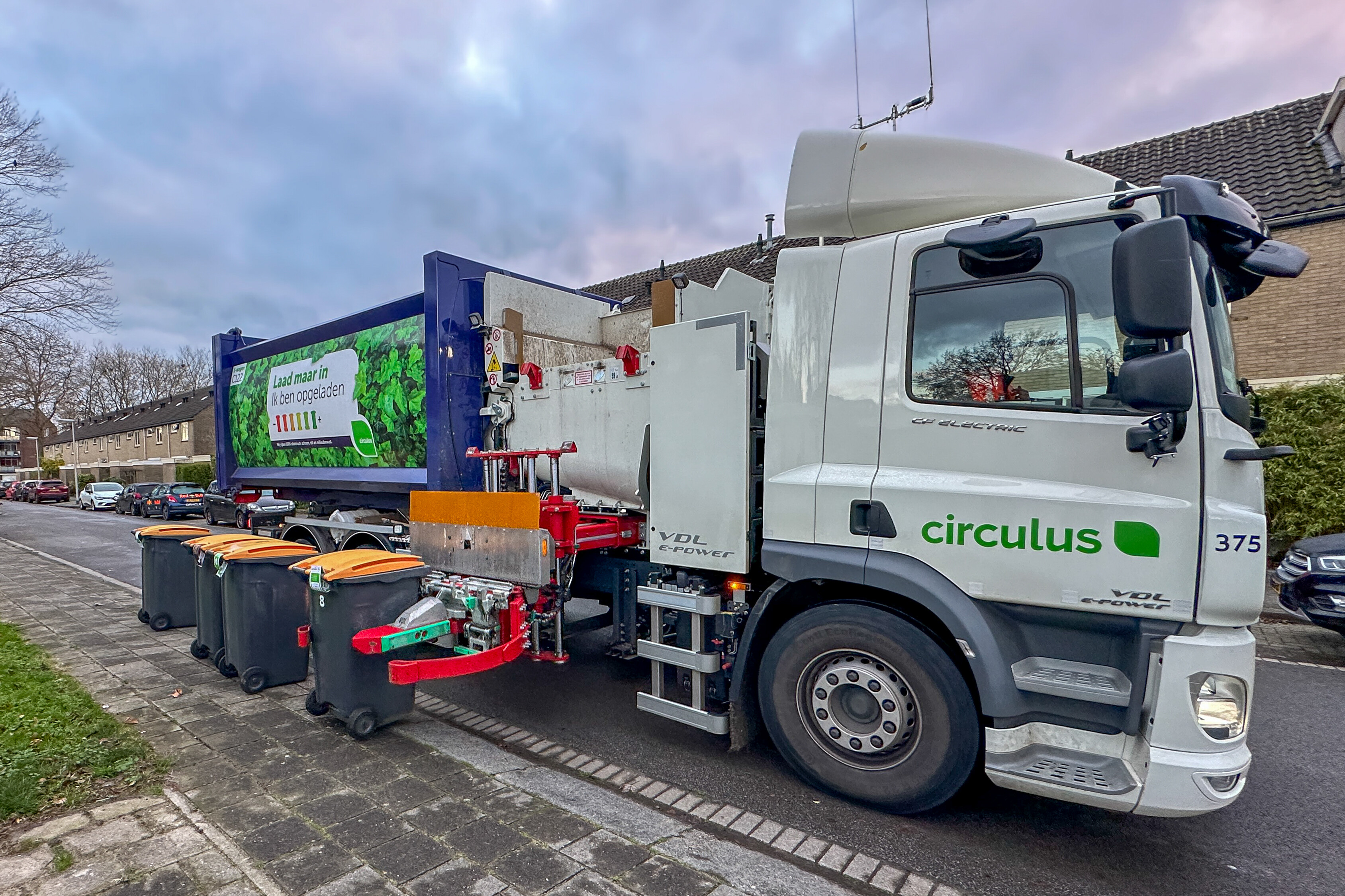 Een hanger aan uw PMD-container? Dit is wat het betekent!