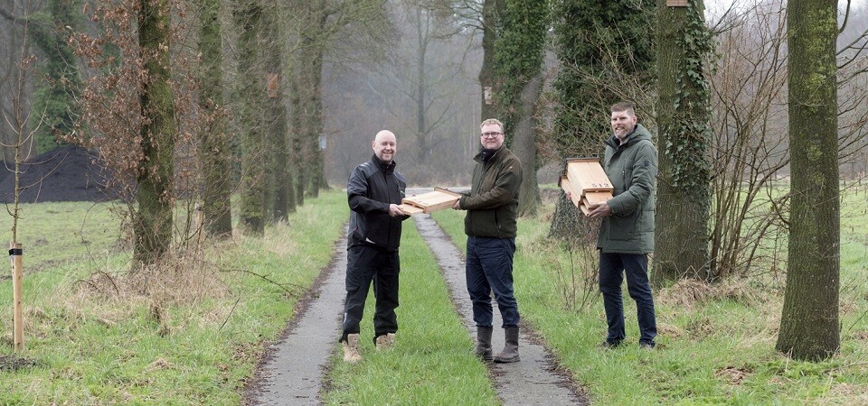 Vleermuiswerkgroep hangt ‘onze’ kasten op