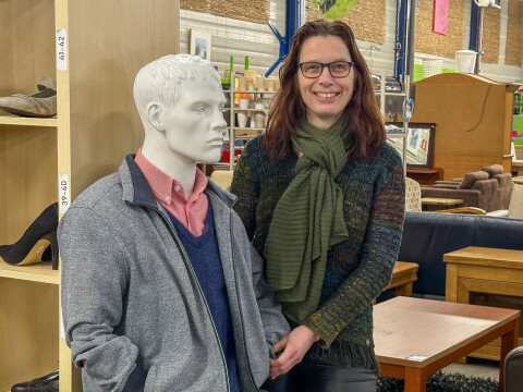 Mariska werkt in onze kringloopzaak